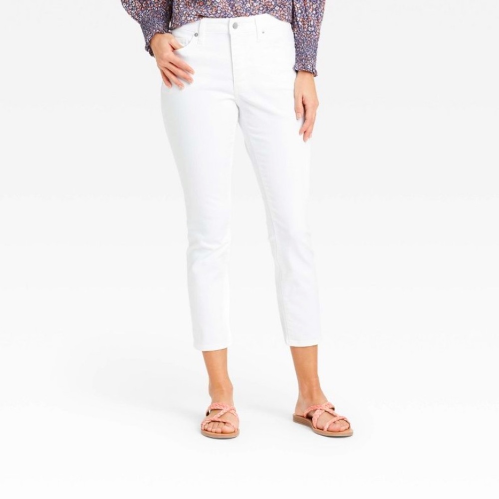 Size 16 White Universal Thread cropped jeans